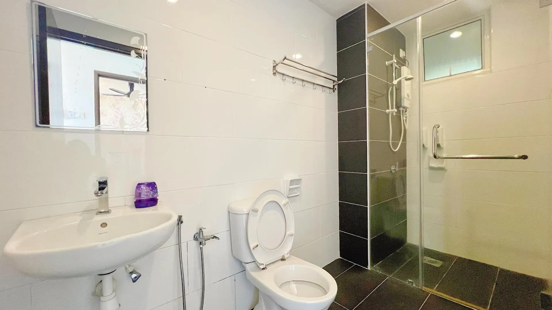 Ipoh Majestic Cozy With Baby Cot -6 Pax- Free Parking By Aftertea Home 0*,