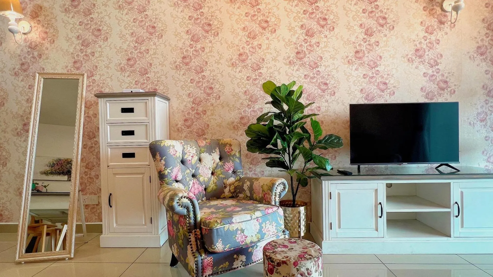Ipoh Majestic Cozy With Baby Cot -6 Pax- Free Parking By Aftertea Home contacts